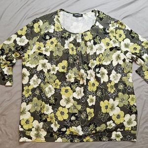 Relaxed Floral Blouse in Green and White